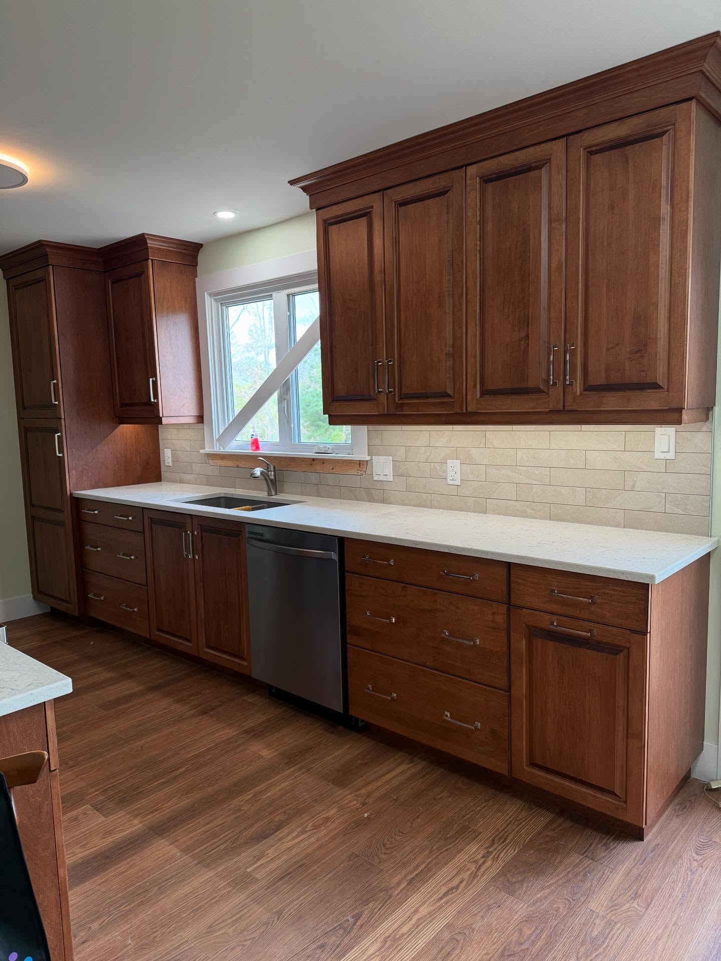 Laminate & Vinyl Flooring